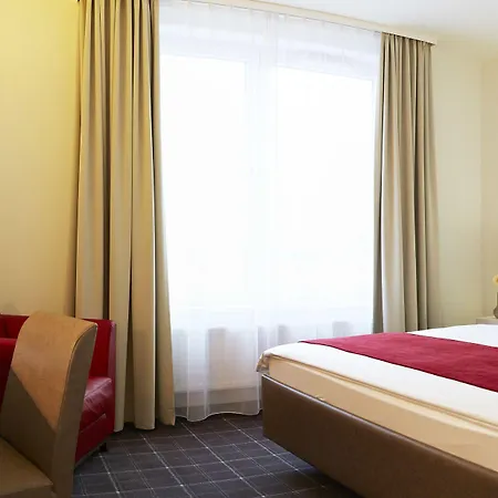 Sonne Hotel Neuendettelsau